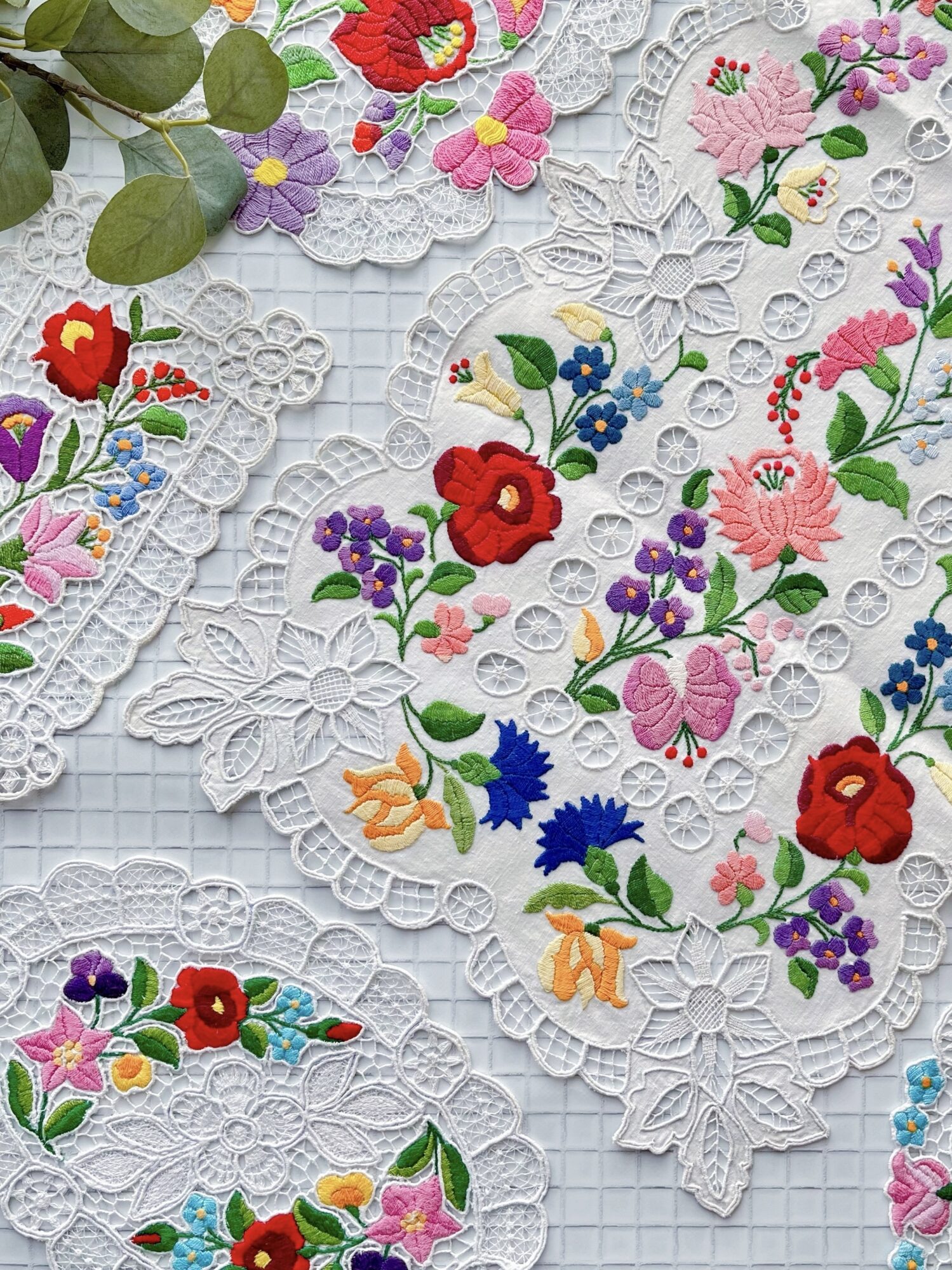 カロチャ刺繍と東欧刺繍のお店 flott フロット